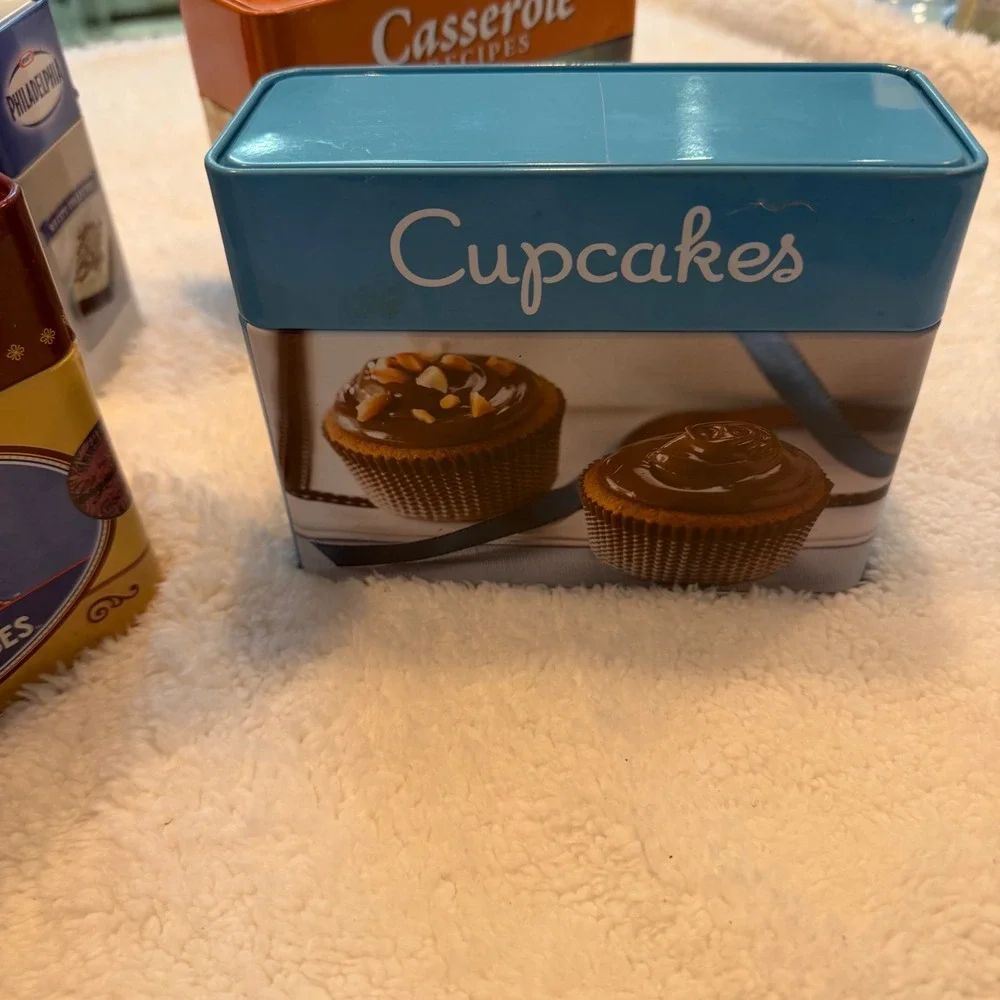 Vintage‎ Recipe Tin Lot Hershey Philadelphia Cupcakes Casserole w Recipe Cards